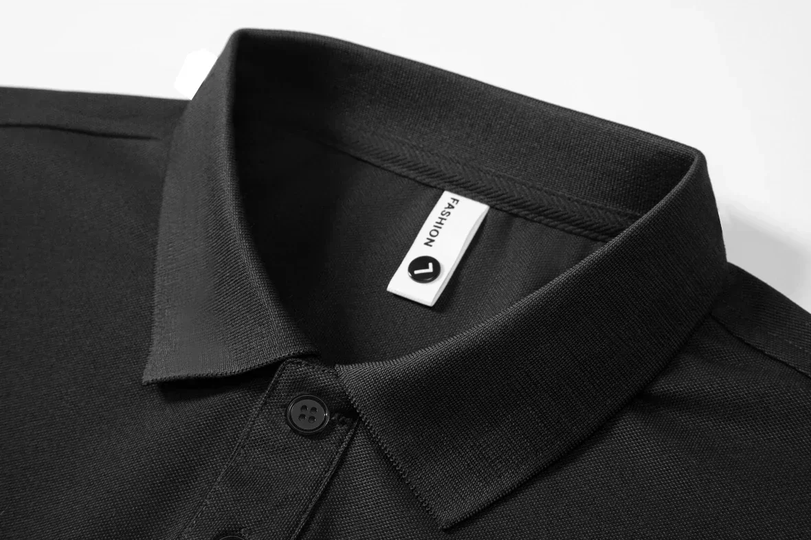 2026 Neues Herren-Polohemd mit Buchstabenstickerei am Revers, Hochwertiges Piqué-Baumwollgewebe, Umweltfreundlich, Weich und Bequem, Kurzarm – Detail 12