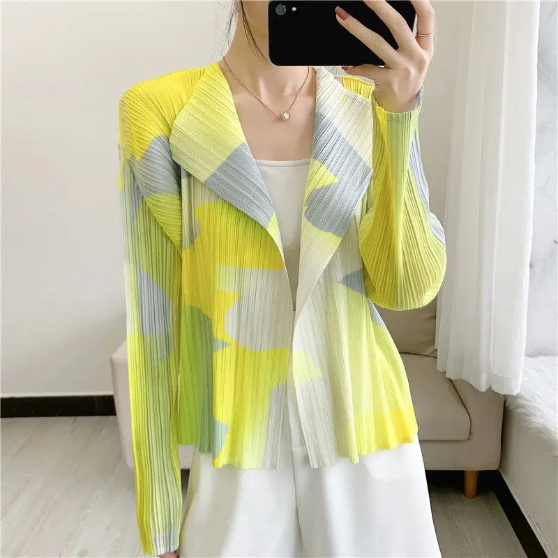 

Pleated top for women's cardigan, printed and patchwork coat, long sleeved, autumn 2023 new style coat