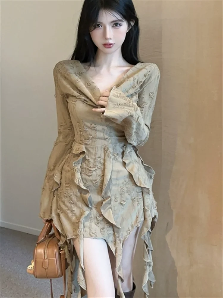 Wasteland Punk-Stil, modisch, zerrissen, unregelmäßiges Minikleid, Slash-Ausschnitt, Damen, 2025, neues Frühjahr, Rüschen, Band, lange Ärmel, kurzes Kleid