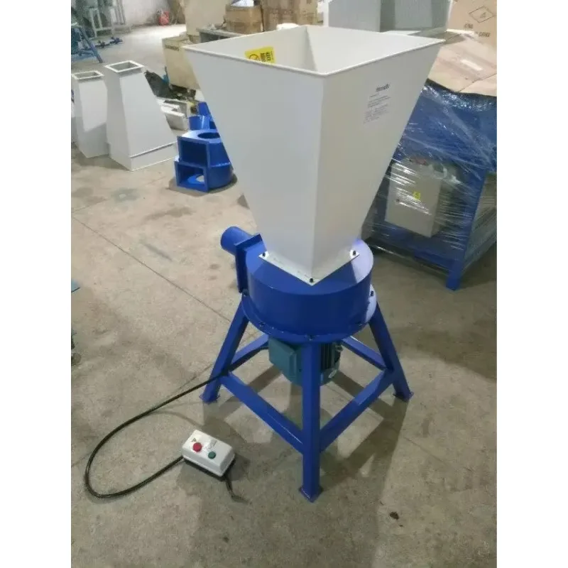 Industrial 4KW Vertical Automatic Sponge Grinder Crusher Foam Shredder Chip Shredder for Waste Foam Recycling