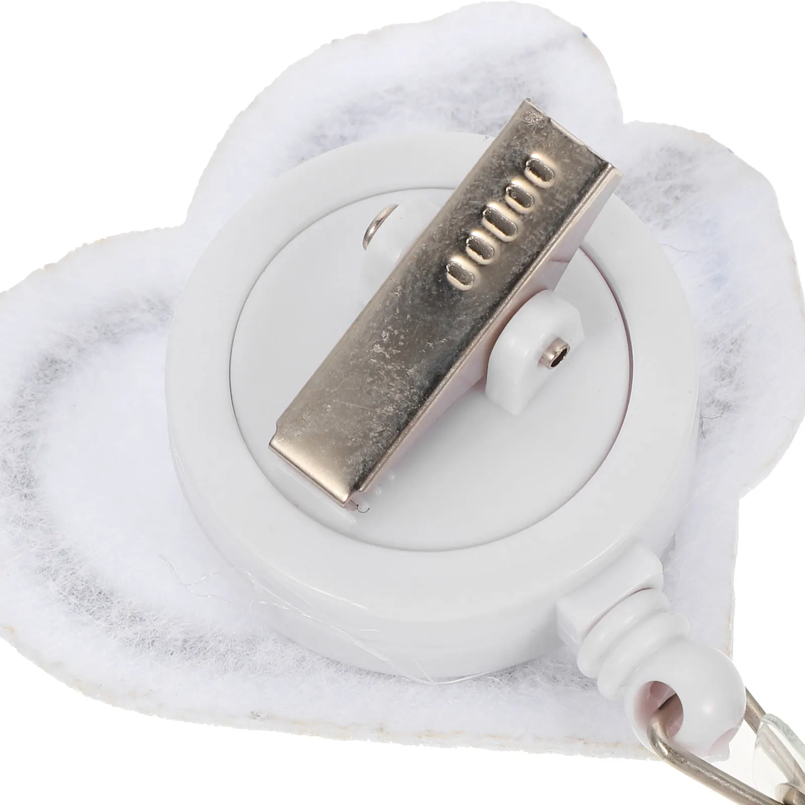 2Pcs Rotatable Heart-Shaped Badge Holder Felt Material 360-Degree Crocodile Clip Retractable Nylon Thread for Nurses Teachers