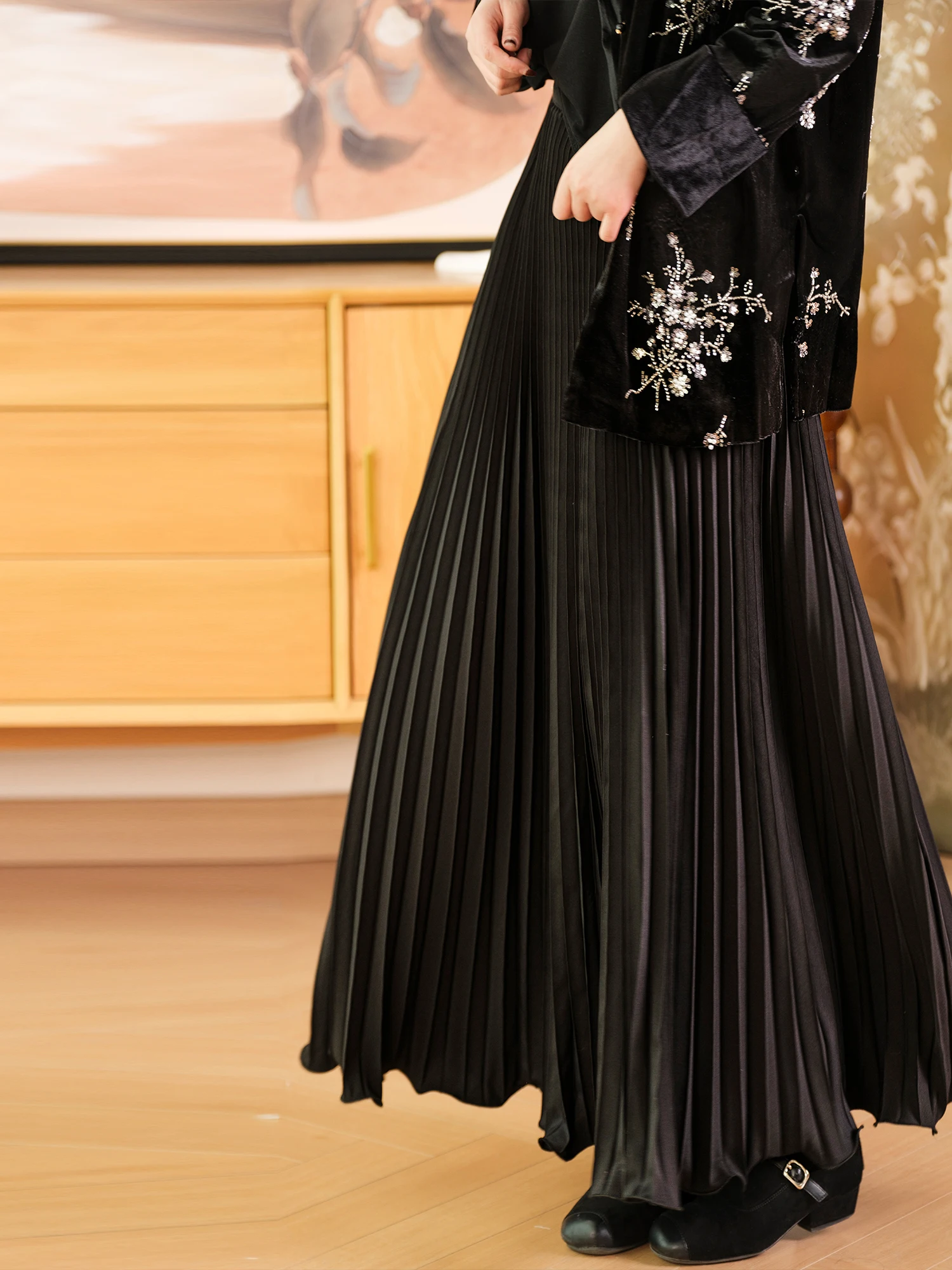 

Ele Long Pleated Skirt Women's Loose Fit Elastic Waist Polyester Fiber Pred Pleats Flared Hemline l Dra