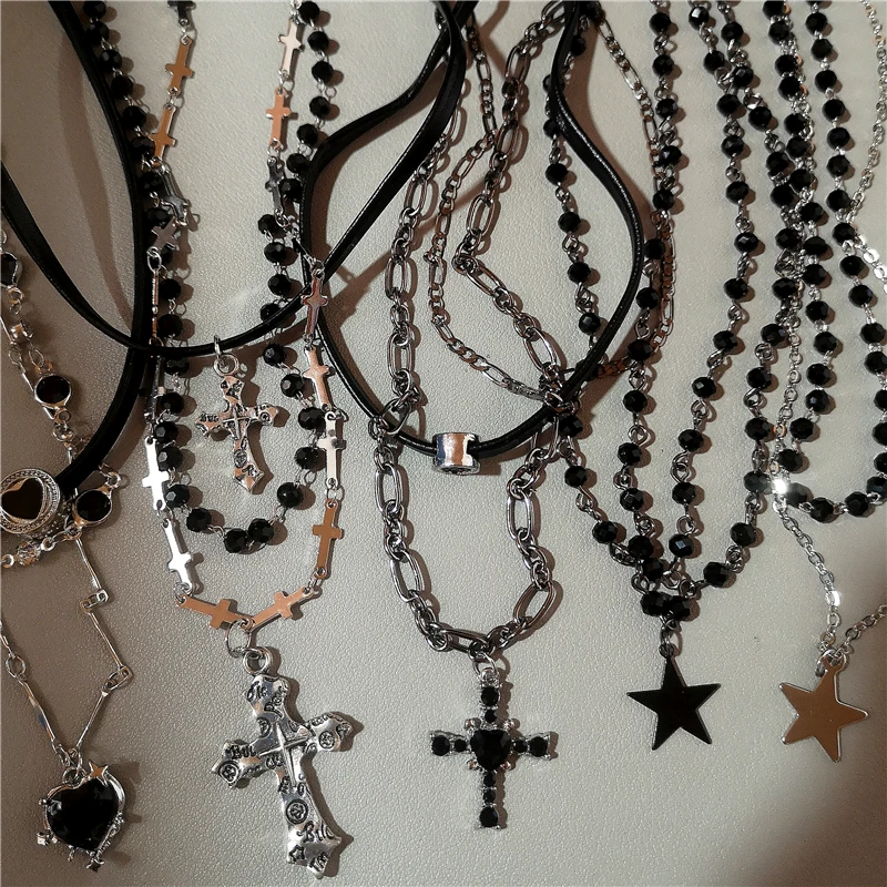 Punk Y2K Cruz de Metal estrella colgante de corazón negro collar de cuentas multicapa para Mujeres Hombres Vintage gótico encanto Grunge joyería regalo
