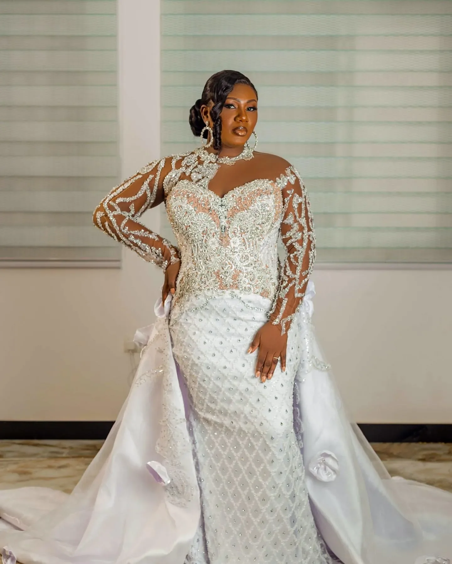 فستان زفاف فاخر بياقة عالية وخرز كريستالي سباركلي من Vestidos Noivas مقاس كبير وأكمام كاملة فستان زفاف رسمي #6