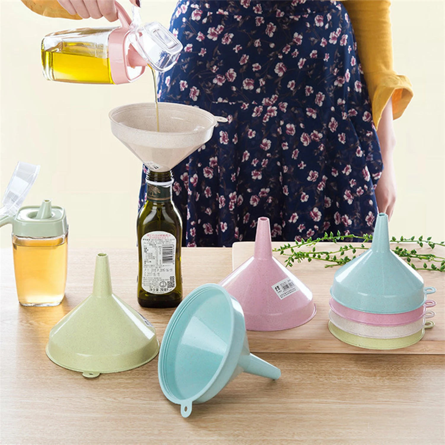 1 PC Kitchen Wheat Straw Funnel Liquid Oil Pour Transferring Round Mouth Funnel Hopper Gadget Tool For Household Kitchen