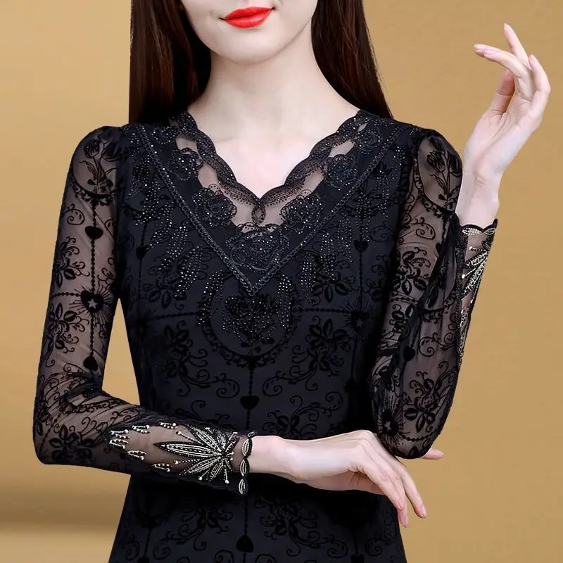 

2023 New Spring Elegant and Fashionable Lace Mesh Underlay Shirt Temperament Commuter Splice Slim Fit Sequin Westernized Top