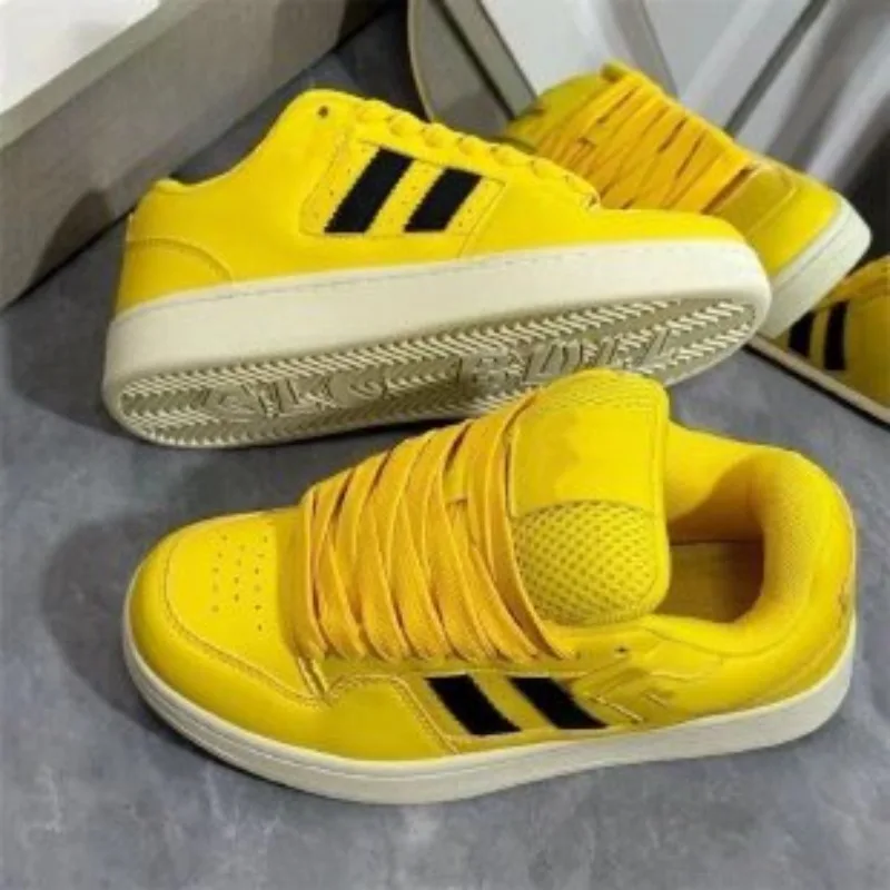 Leuchtend gelbe Sneaker für Damen, schwarze Seitenstreifen, Schnürung, niedriger Schaft, Freizeitschuhe, weiße Sohle, Y2K Streetwear, Alltag, süßer koreanischer Stil, zum Gehen – Detail 5