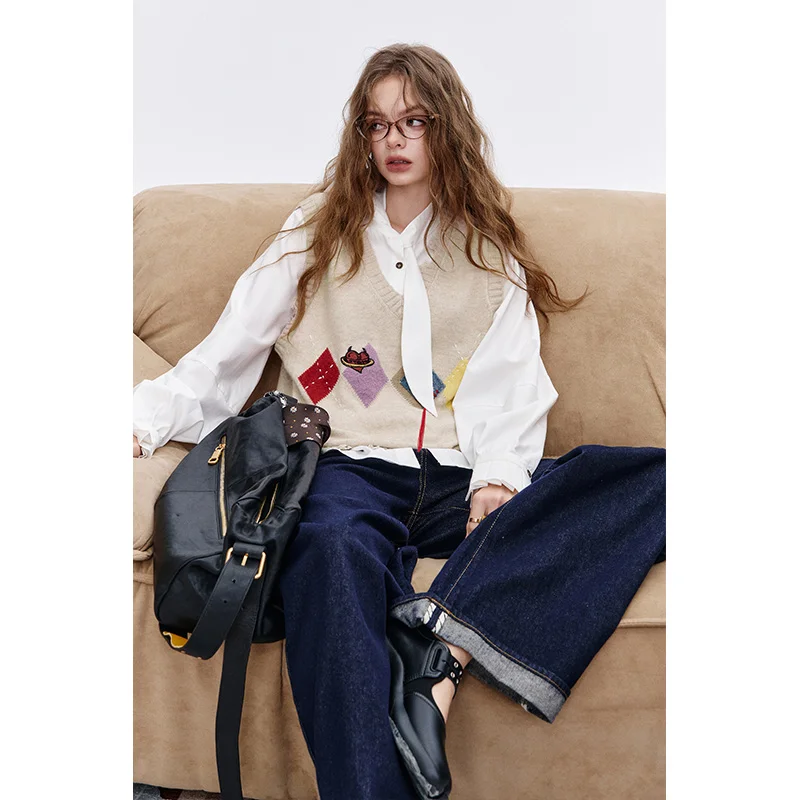 ELFSACK 2025 Autumn New Arrival Casual Diamond Embroidery Loose Knit Vest For Woman - Image 3