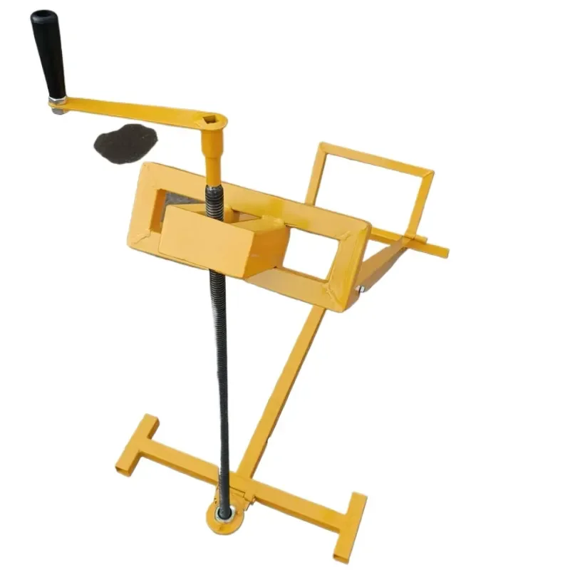 Manual crank screw jack suitable for thickened steel foldable lawn mower stand