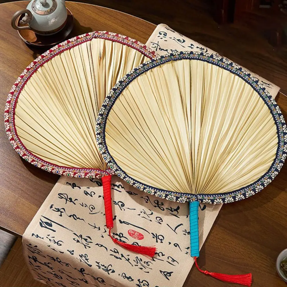 

Room Wall Decoration Natural Palm Leaf Fan with Tassel Hemming Handheld Fan Rural Style Retro Summer Fan Performance Props