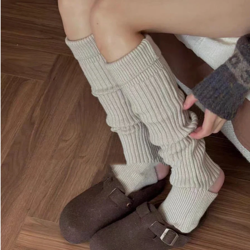 Calzini spessi per la protezione del piede autunno inverno Calzini lunghi tinta unita per le donne Caldi calzini lunghi lavorati a maglia Lolita sopra il piede