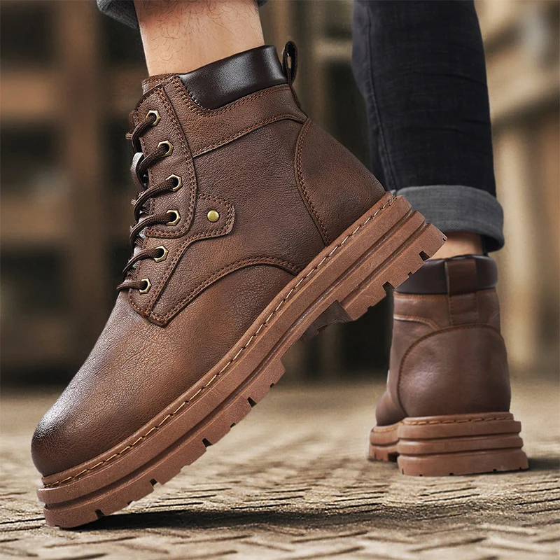 الرجال 2025 شتاء جديد منتصف أعلى الدانتيل متابعة سميكة سوليد أحذية العمل عالية أعلى الأحذية النمط البريطاني الرجعية أحذية بوت قصيرة