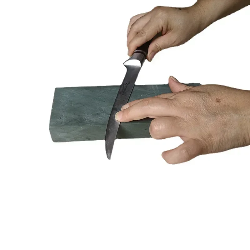 مبراة الحلاقة الحجرية الطبيعية من ADAEE