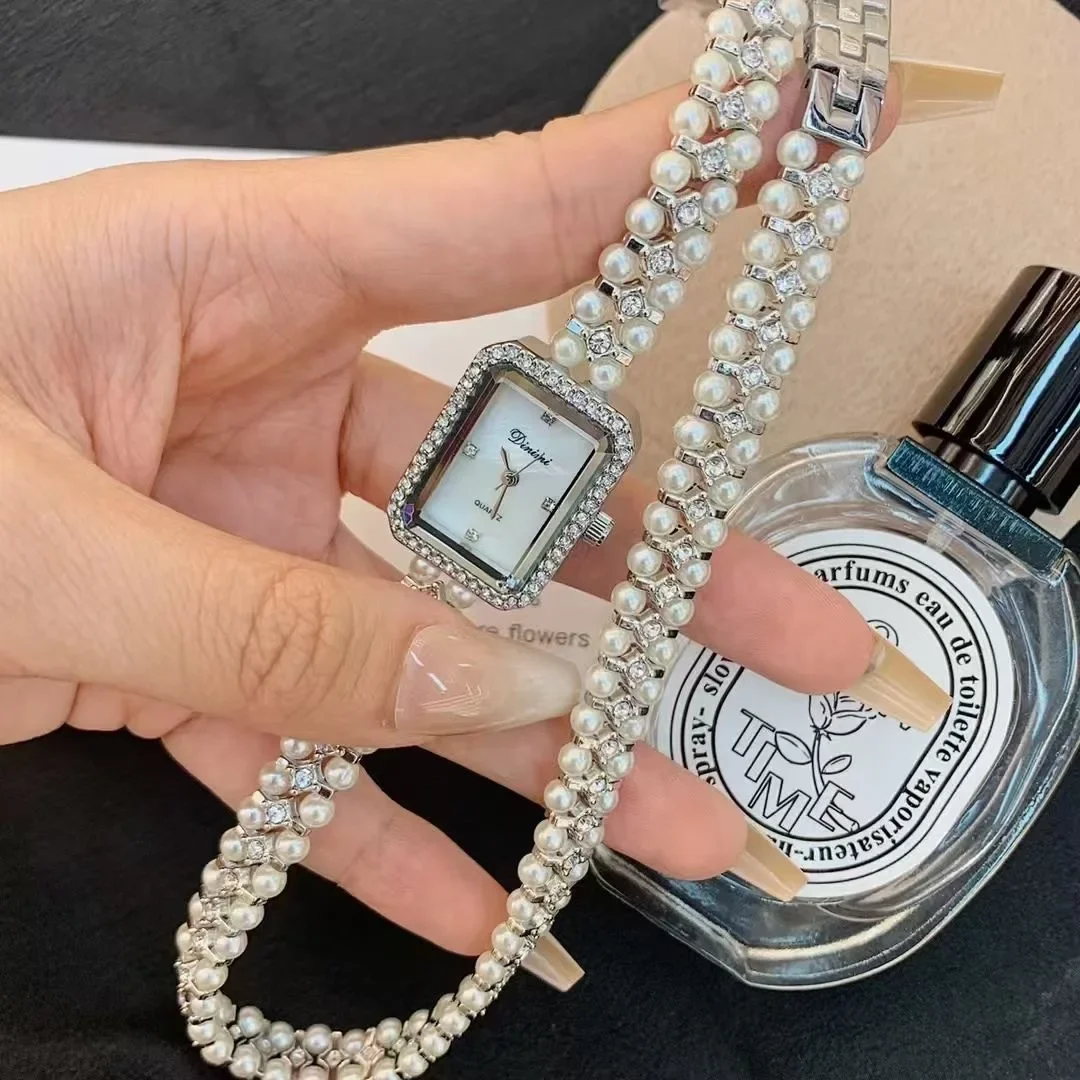 

Часы-браслет Dinimi с маленькой жемчужной цепочкой, женские квадратные миниатюрные часы с двойным кругом, высокое эстетическое значение, кварцевые наручные часы