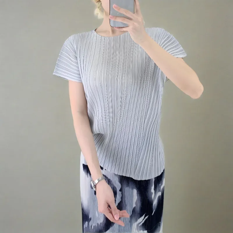

Miyake Pleated T-shirt 2025 Summer New Simple T-shirt Versatile Solid Loose Casual Women's Light High Elastic Short-sleeved