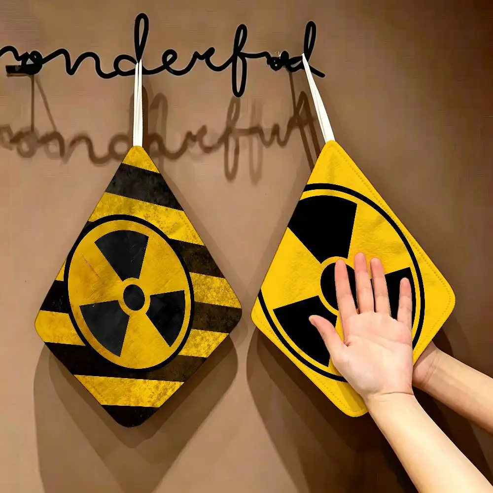 

Attention Radiation Symbol Polyester Cotton Hanging Kitchen Towel, Absorbent Hand Wiping Cloth for Daily Cleaning Drying