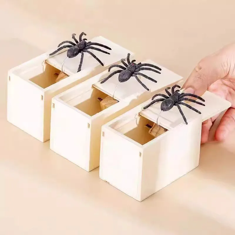 Wooden Spider Prank Box Funny Surprise Joke Toy Scare Box for April Fools Halloween Party Gag Gifts Fun Trick Toy For Kids Adult