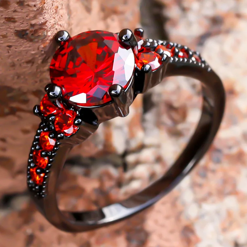 European and American Retro Women's Black Zircon Shiny Ring, High-end Elegant Light Luxury Gift for Girlfriend, First Accessory