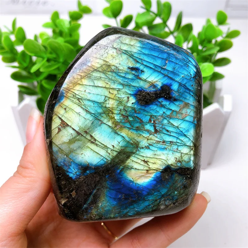 Imagem -03 - Estatueta Natural Labradorite Artesanato Artesanal Cura Ornamento de Cristal Decoração do Quarto Fom 362g 1pc