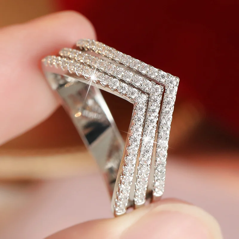 Women's V Shaped Luxury Silver Plated Ring With Cubic Zircon Fully Embedded Design Shining Exquisite Ring Temperament Jewelry