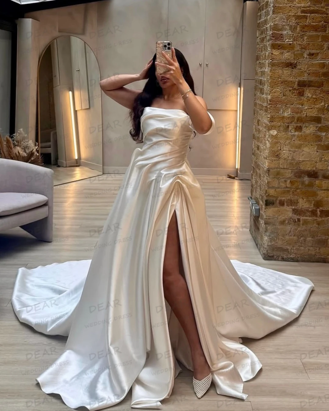 

Simple Wedding Dresses Satin Women A Line Sexy Side Split Bridal Gowns Strapless Sleeveless Ruffles Robe De Mariée Customized
