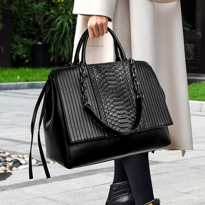 

New Trendy Casual Large Women's Tote Bag Women's Single Shoulder High End Light Luxury Handheld Women's Bag