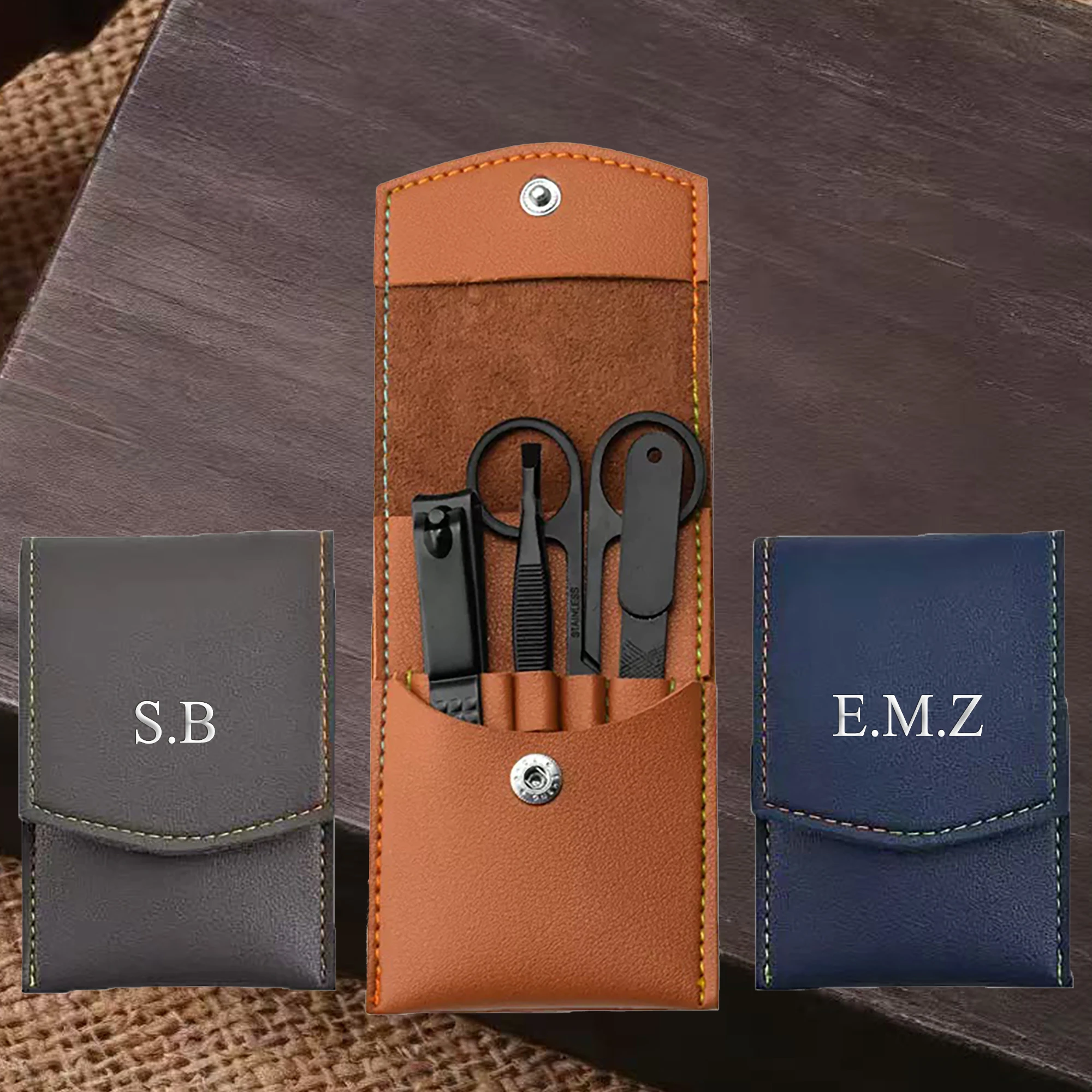 

Набор для ухода за ногтями из 4 предметов из нержавеющей стали класса люкс с индивидуальной гравировкой имен и инициалов методом горячего тиснения