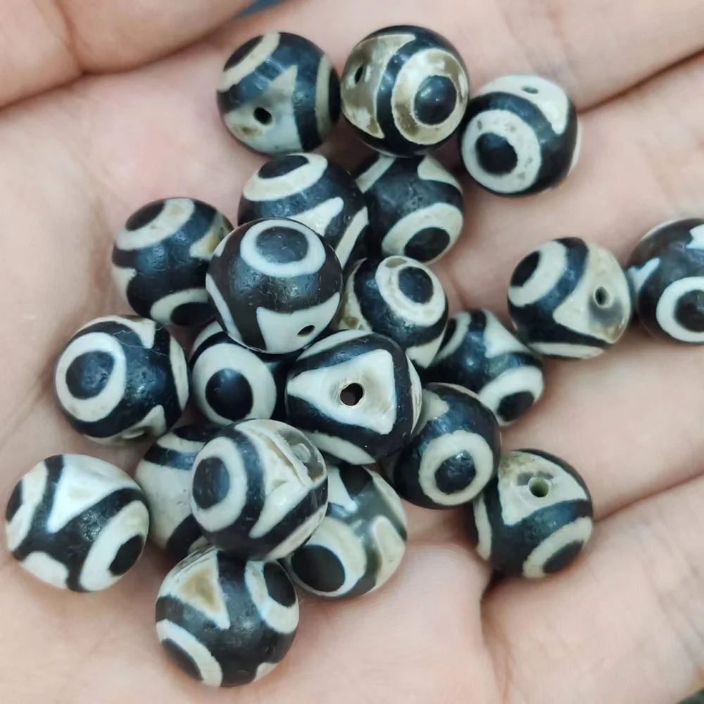 10 Pcs Tibetan ethnic style black and white calcified paste 3-eye agate bead necklace pendant bracelet DIY accessory Dzi