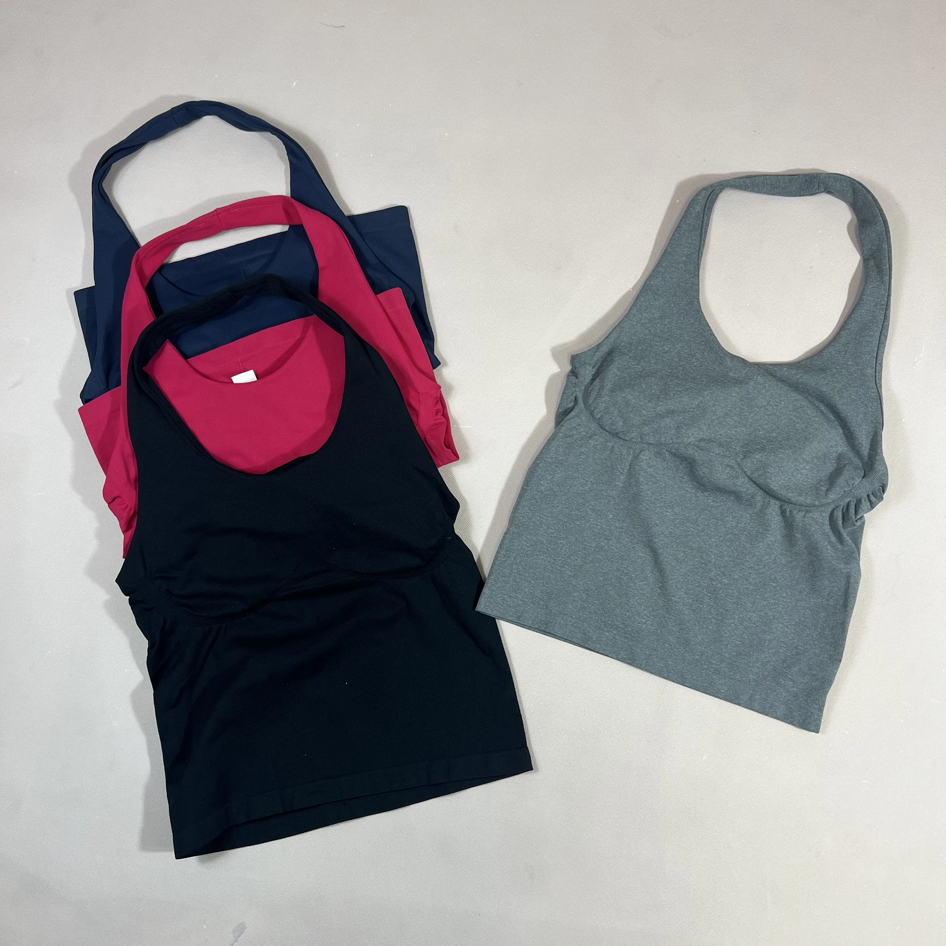 

UETEEY Women Halter Neck Tank Top Seamless Square Collar Sleeveless Crop Top Summer Casual Basic Tee Yoga Fitness Vest Slim Fit