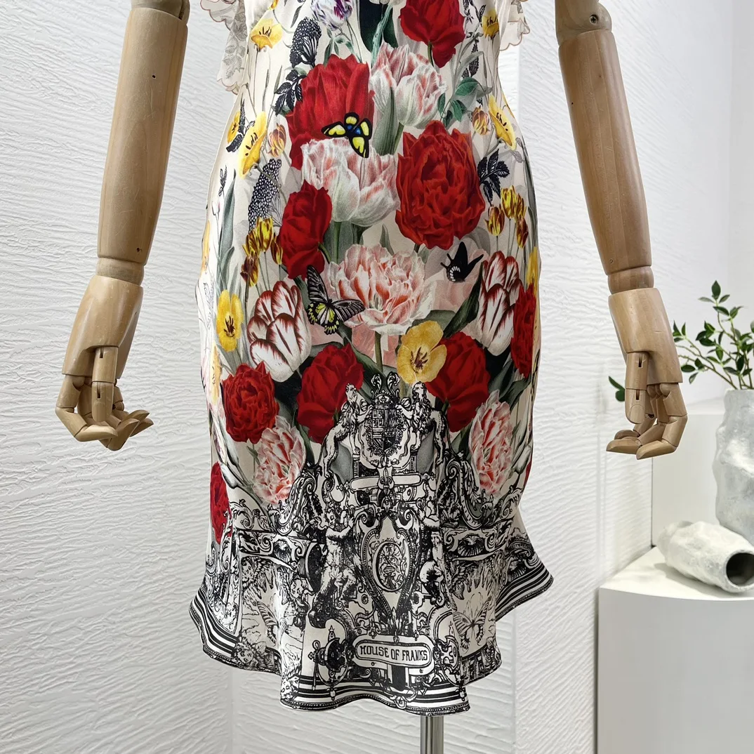 Hochwertiges Seiden weiß Rot Rose Blume Schmetterling Print ärmelloses tiefes V-Ausschnitt rücken freies Mini kleid