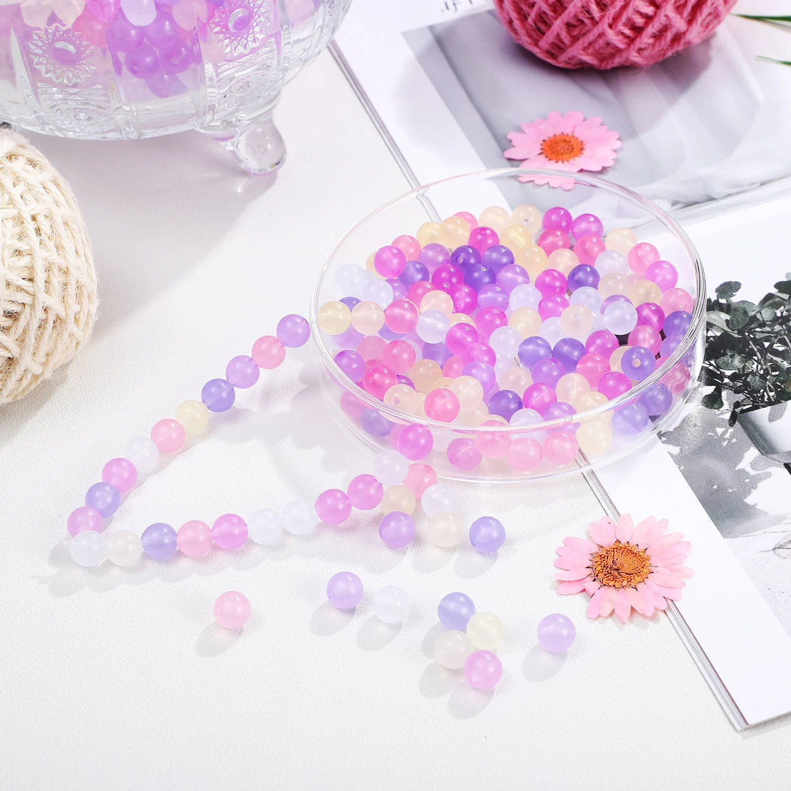 

1000pcs Color Changing Beads 8mm Round UV Plastic Random Mix for Bracelets Crafts Jewelry Making DIY Activities Kids Fun