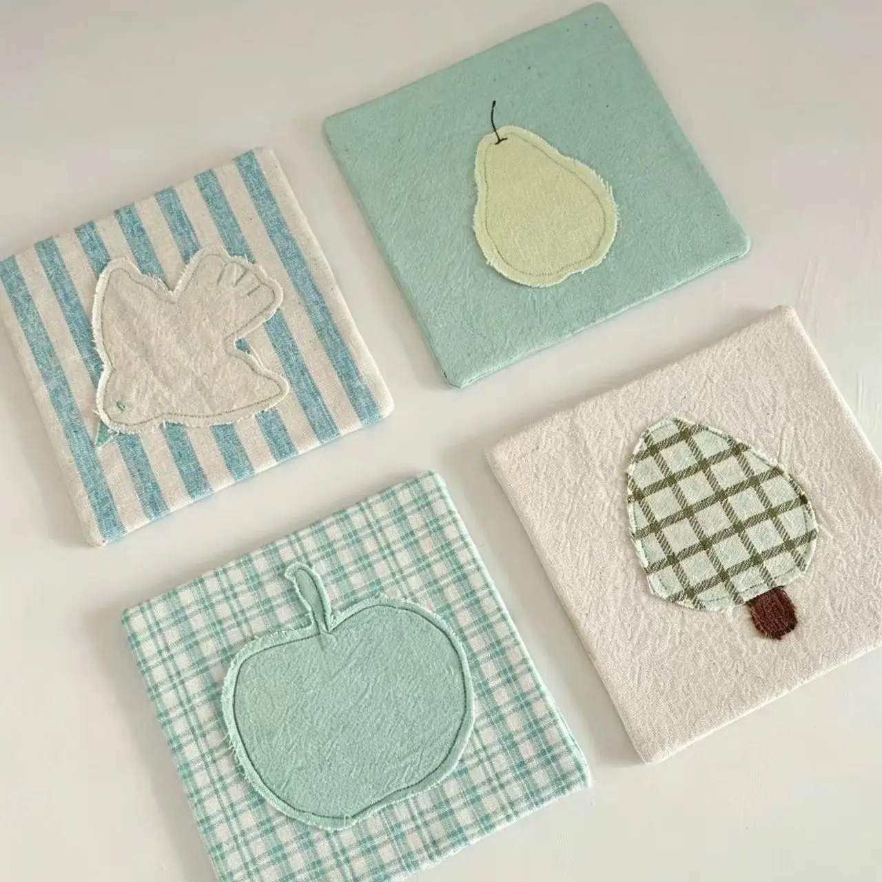 4-Piece Cute Fabric Coaster Desktop Decoration Daily Necessities Anti-scalding Non-slip Girly Heart Embroidery Stitching