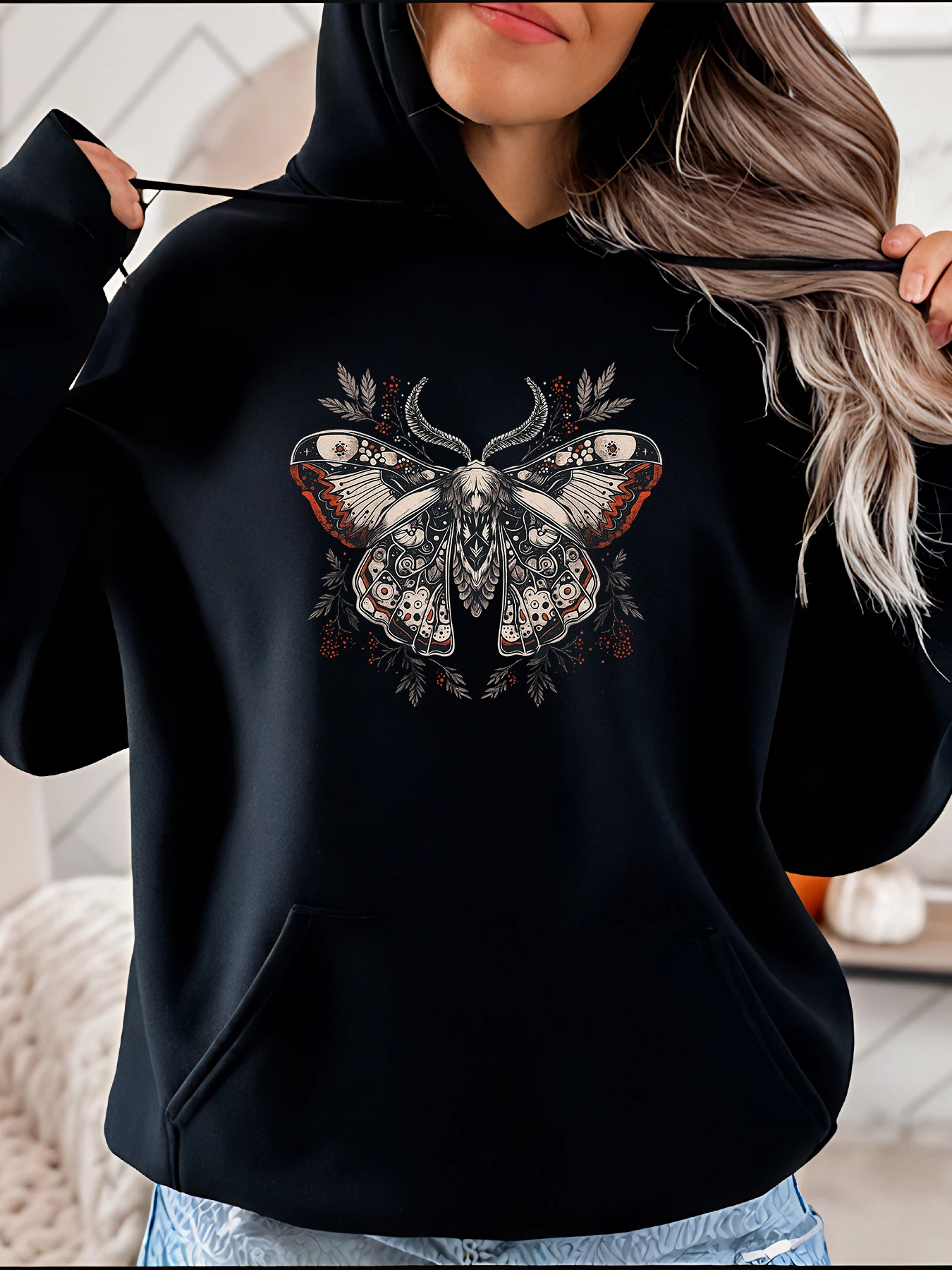 

Women's Black Hoodie with Butterfly Print Long Sleeve Pullover Sweatshirt Casual Streetwear Fashion for Women