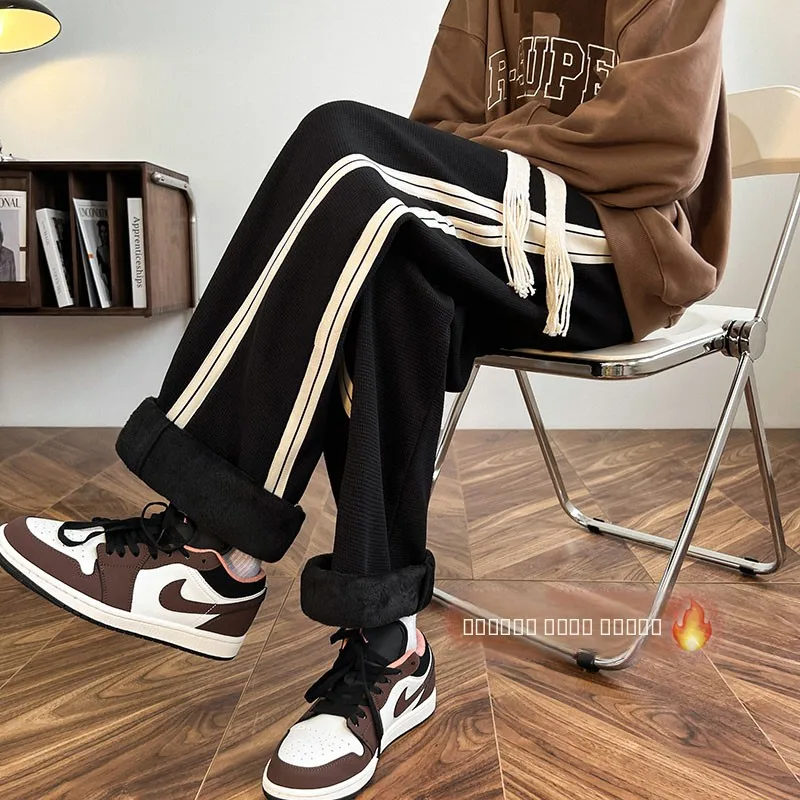 

Men's Fce Lined Straight Leg Thi Winter Sports Pants American Retro Striped Casual Trousers Anti-Wrinkle Wide Leg Pants