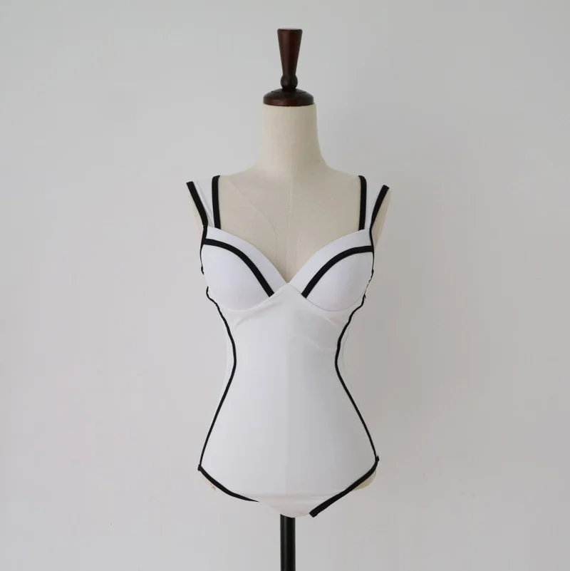 2023 new one-piece swimsuit women Korean temperament black and white hot spring swimwear