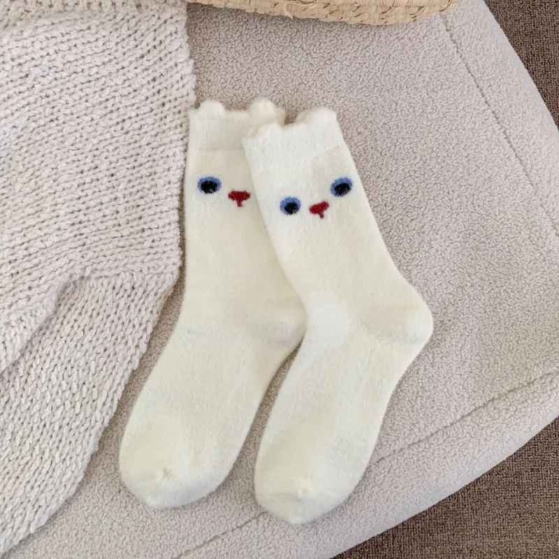 5 Pairs 2025 New Winter Embroidered Cat Design Cute Socks Set Fuzzy Thick Warm Women's Sleeping Socks Kawaii Thermal Socks Woman