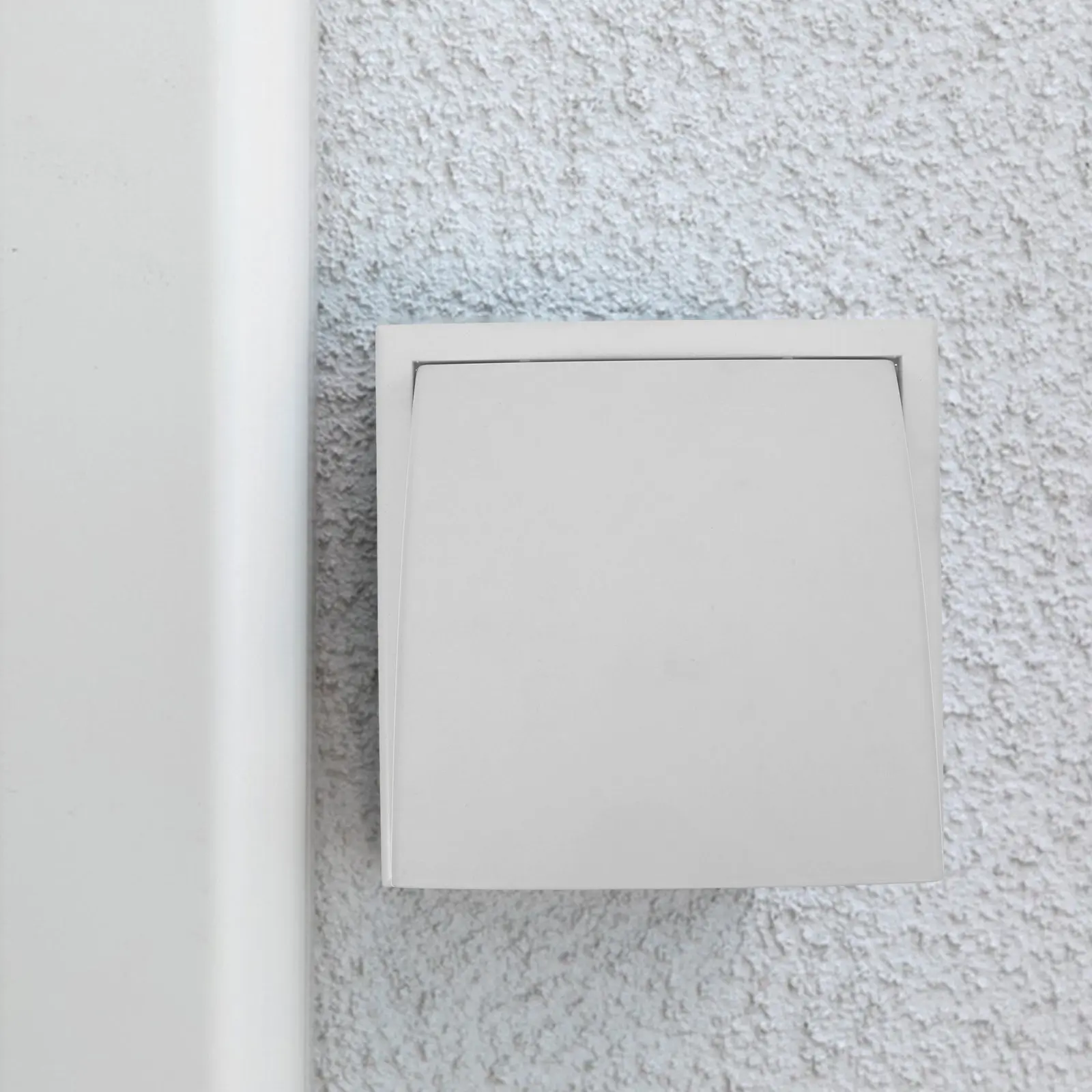 

Square Plastic Vent Cover Wall Mounted Exterior Exhaust Vent Deflector with Slanted Design for Wind Dryer Chimney