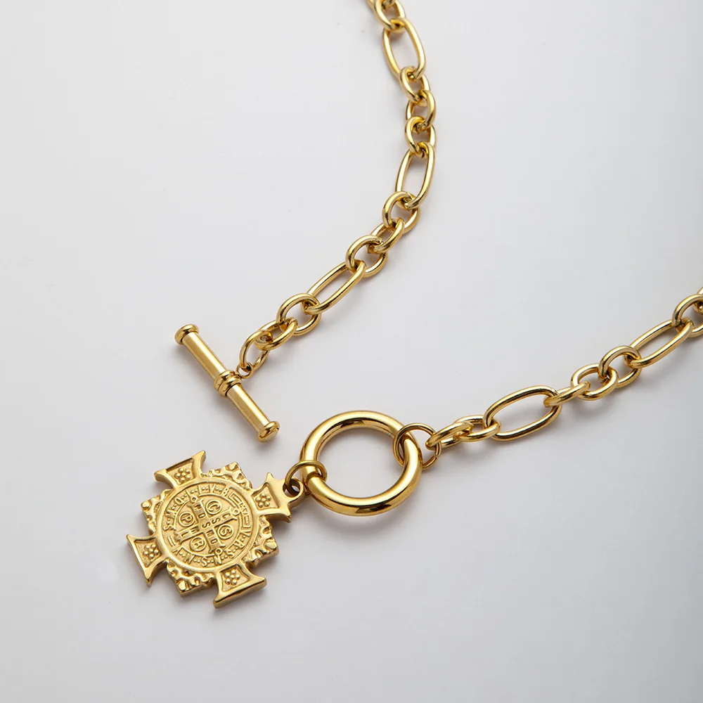 

Matte 18k Gold Plated Stainless Steel Oval Chain Buckle Benedict Religious Cross Pendant Necklace YF4203