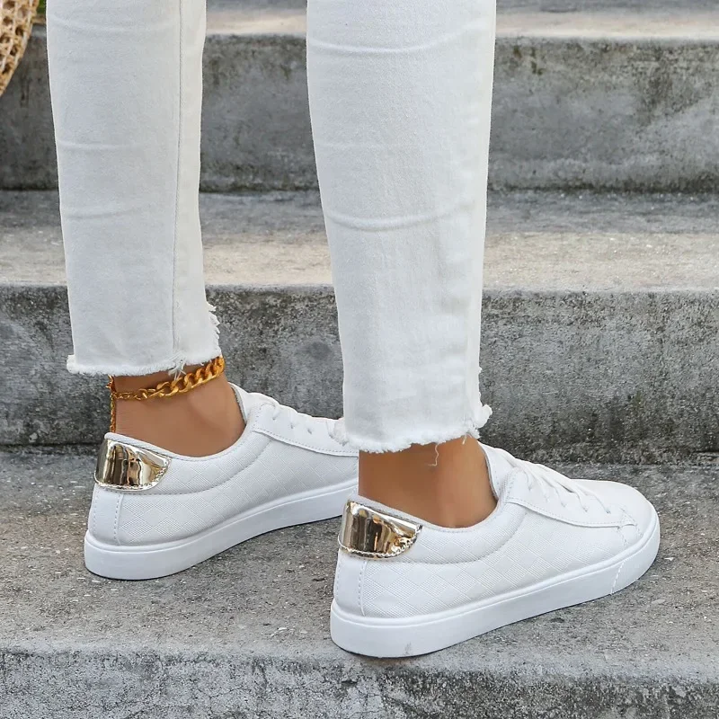 أحذية نسائية كاجوال 2025 ربيع جديد عصري للمشي قابل للتنفس أحذية نسائية خفيفة الوزن مفلكنة