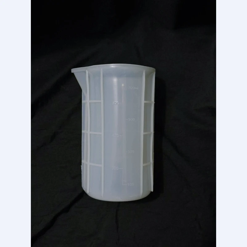 

Dental Large Capacity Mixing Cup 750ml Silicone with Scale Non Washable Mixing Cup Mold Material Gypsum Mixing Non Stick Cup