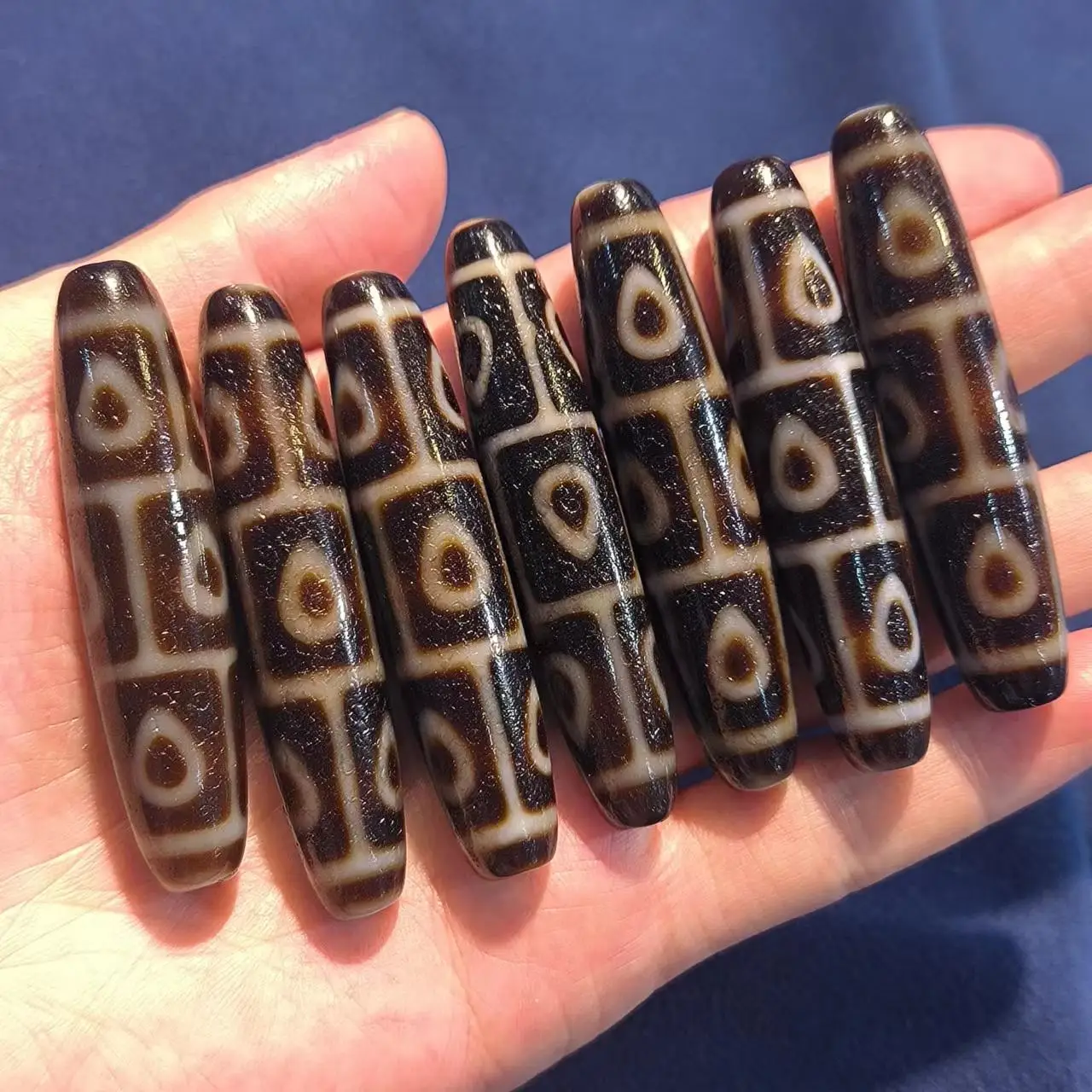 1pcs/lot natural agate dzi Black brown Weathered lines Accessories jewelry Rare patterns bead White core hole amulet archaic