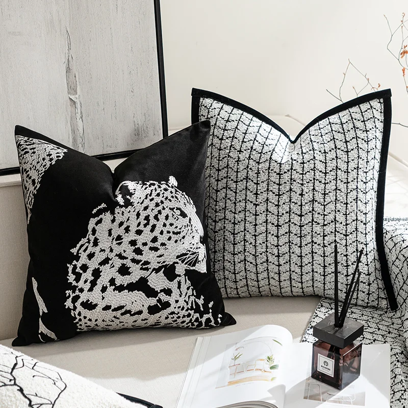 Luxury Pillow Cover White Black Velvet 3D Leopard Embroidery Herringbone Jacquard Cushion Case Modern Room Sofa Chair Decorating