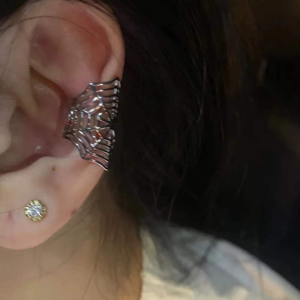 Fashion Metal Spider Web Ear Cuff Minimalism No Piercing Stud Earrings Punk Fake Cartilage Clip C-shaped Ear Clips Gift