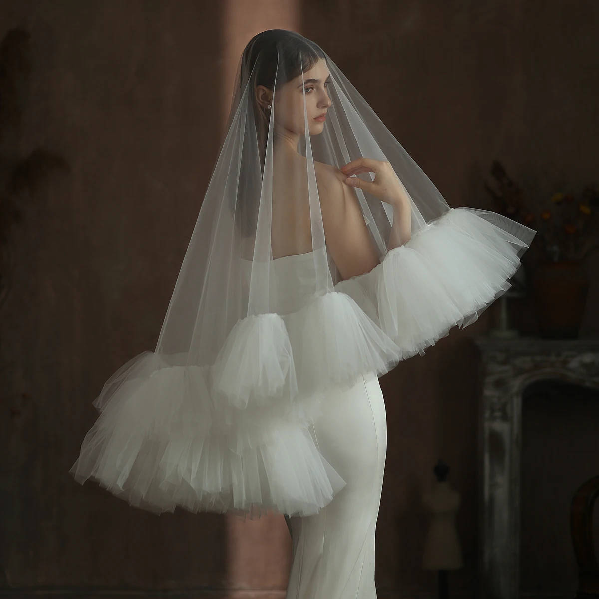 V309 Wedding Bridal Veil Semi-Transparent Tulle Long White Brides to Be Handmade Veil with Fluffy Ruffled Edge