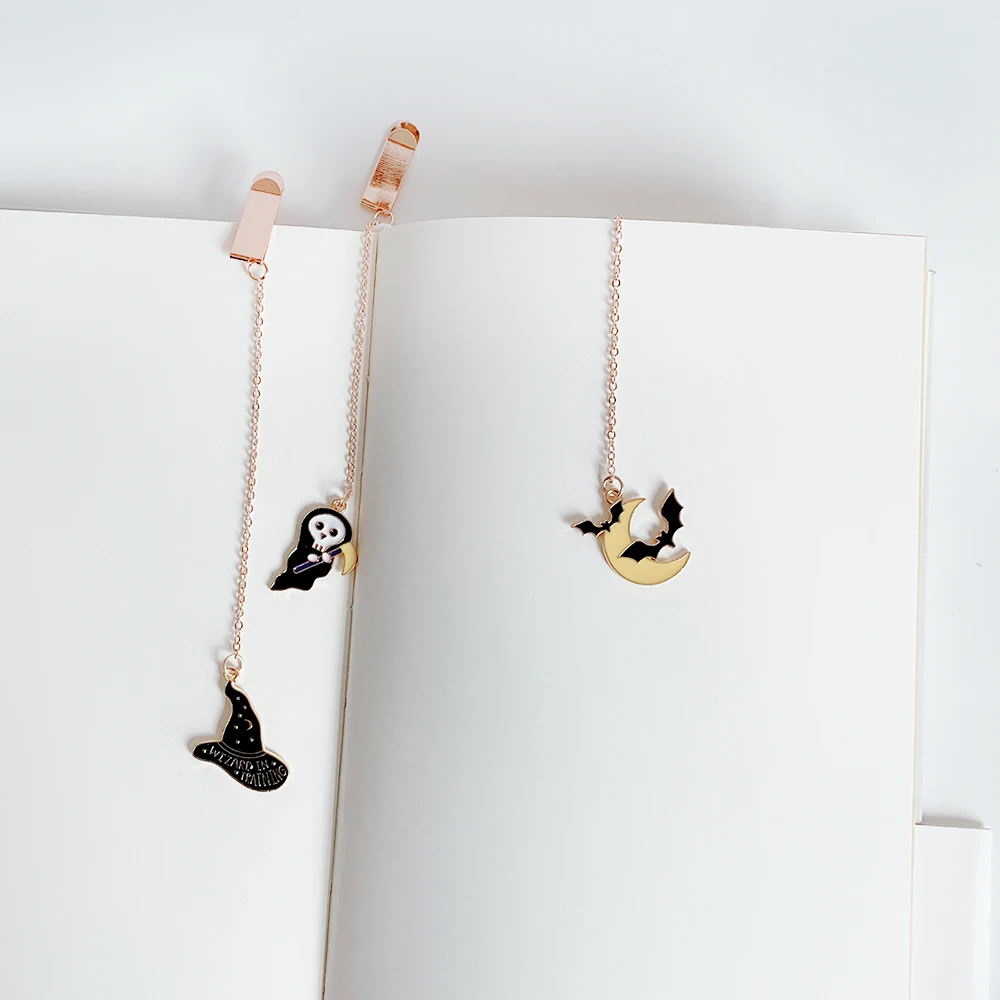 ALLTU 5pcs Halloween Decorative Label Student Reading Bookmark Clip Graduation Gift Q072