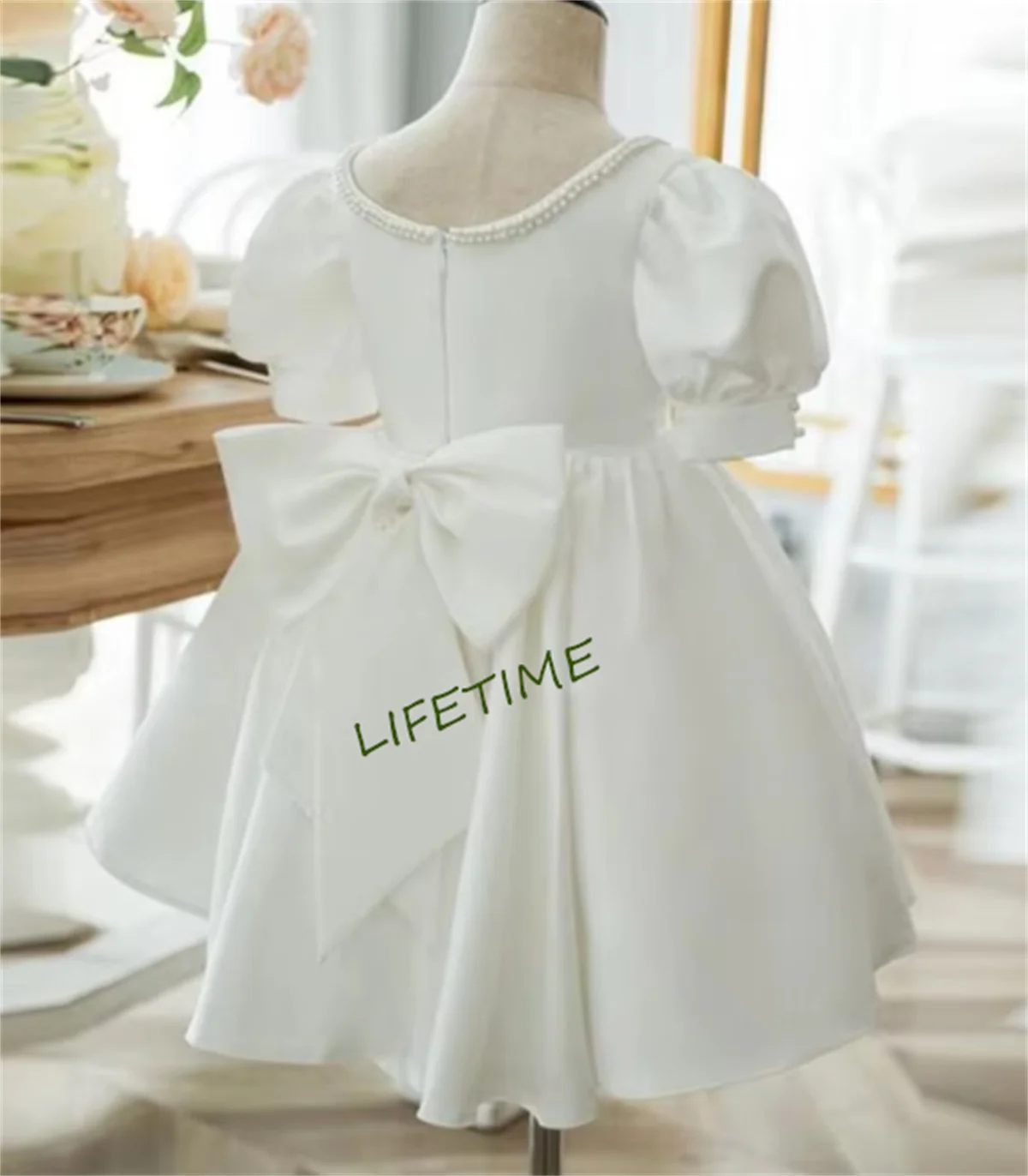 White Satin Flower Girl Dress Scoop Neck Short Sleeve Baby Girl Christening Dress A Line Toddler Birthday Dress