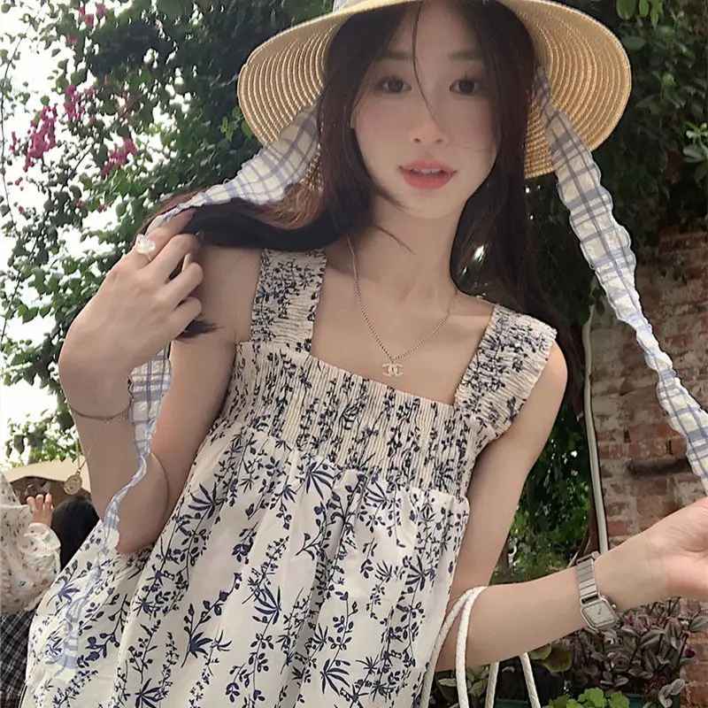 Chic Women Sleeveless Camis Tops Summer Clothes 2024 New Korean Popular Style Female Loose Casual Floral Print White Tops