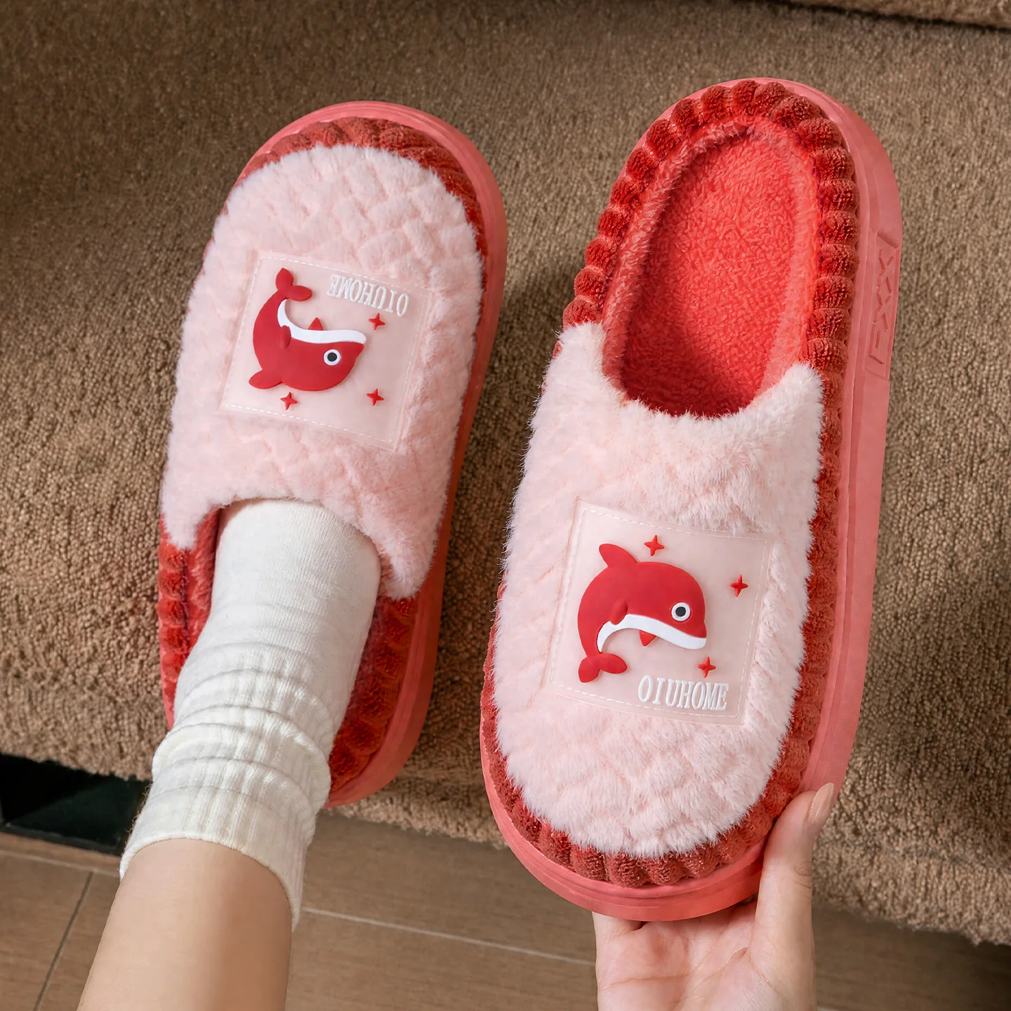 Winterwarme Hausschuhe für Damen und Herren, niedliche Wal-Cartoon-Plattformschuhe mit dickem Plüsch, rutschfeste, weiche EVA-Sohle, Indoor-Schlafzimmer-Slides, Mules – Detail 8