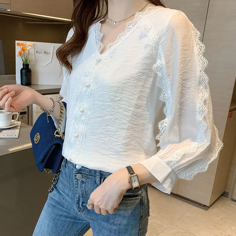 Retro Korean Chic Sweet Lace Patchwork V Neck White Shirts Female Casual Simple Three Quarter Sleeve Tops Blouses for Women 2023