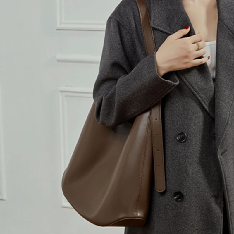 

Toptrends Cow Genuine Leather Underarm Shoulder Bags For Women 2025 Luxury Designer Crossbody Hobos Shopper Tote Ladies Handbags